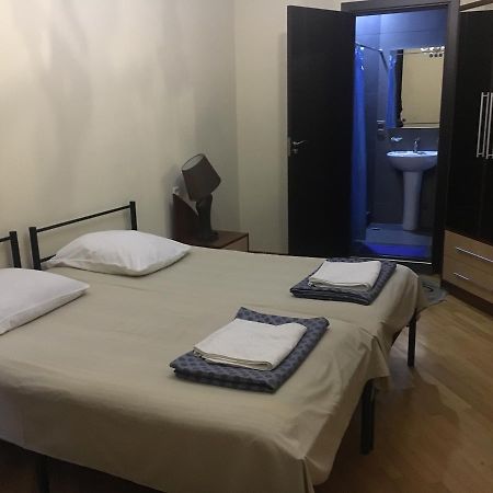 באטומי Gurami Guest House 1 מראה חיצוני תמונה