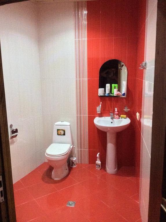 באטומי Gurami Guest House 1 מראה חיצוני תמונה