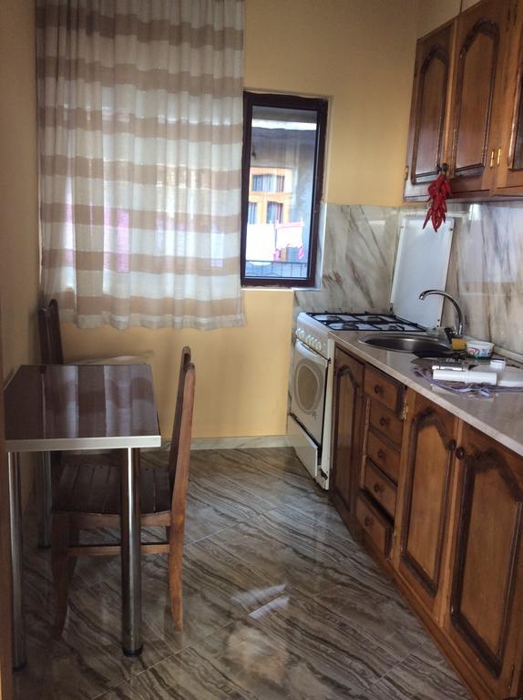 באטומי Gurami Guest House 1 מראה חיצוני תמונה