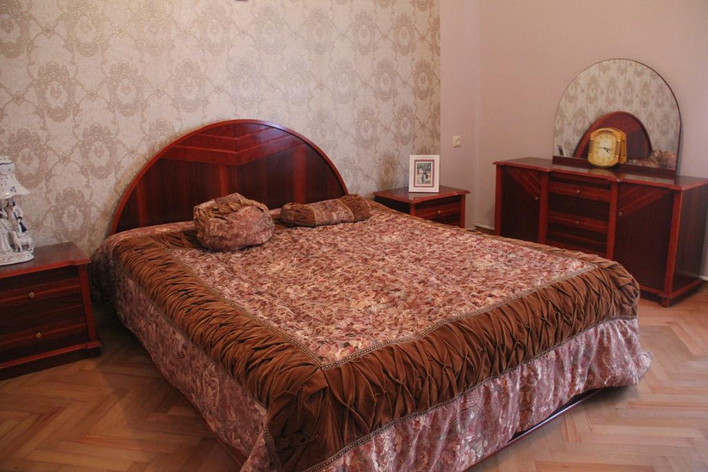 באטומי Gurami Guest House 1 מראה חיצוני תמונה