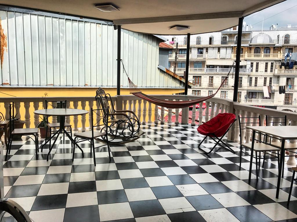 באטומי Gurami Guest House 1 מראה חיצוני תמונה