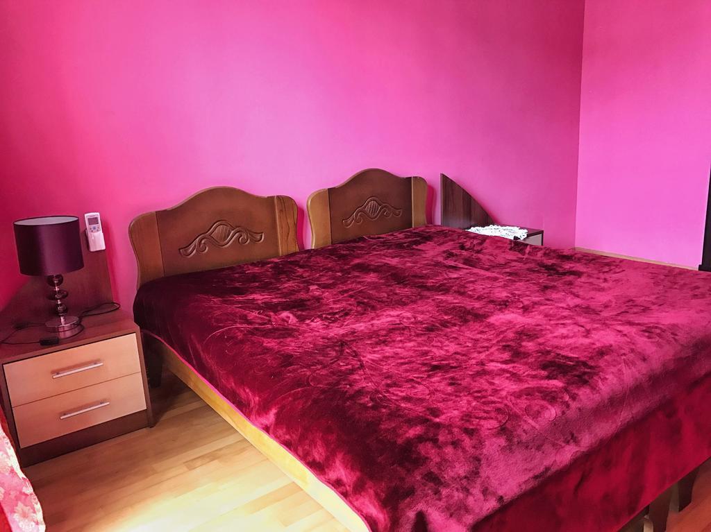 באטומי Gurami Guest House 1 מראה חיצוני תמונה