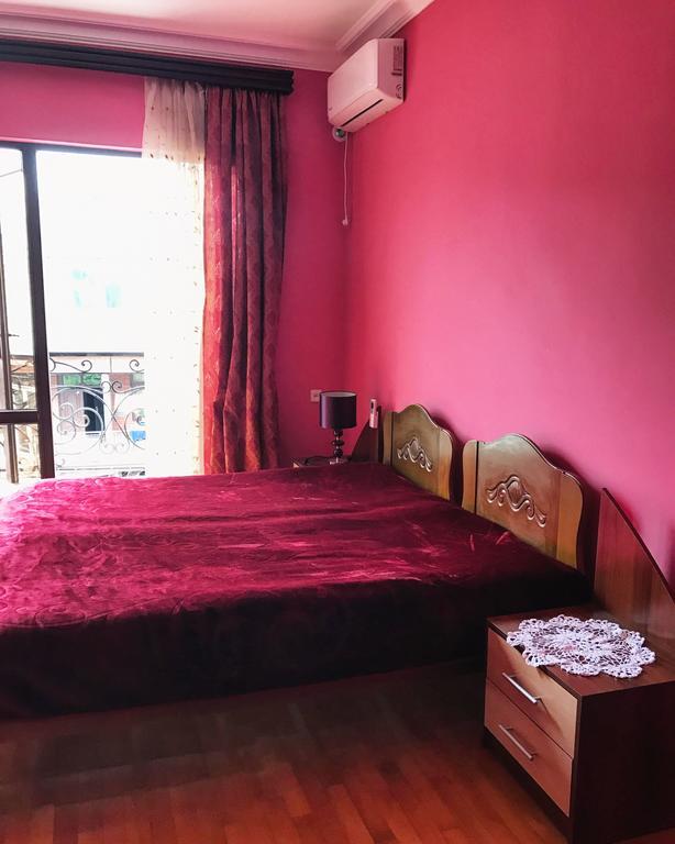 באטומי Gurami Guest House 1 מראה חיצוני תמונה