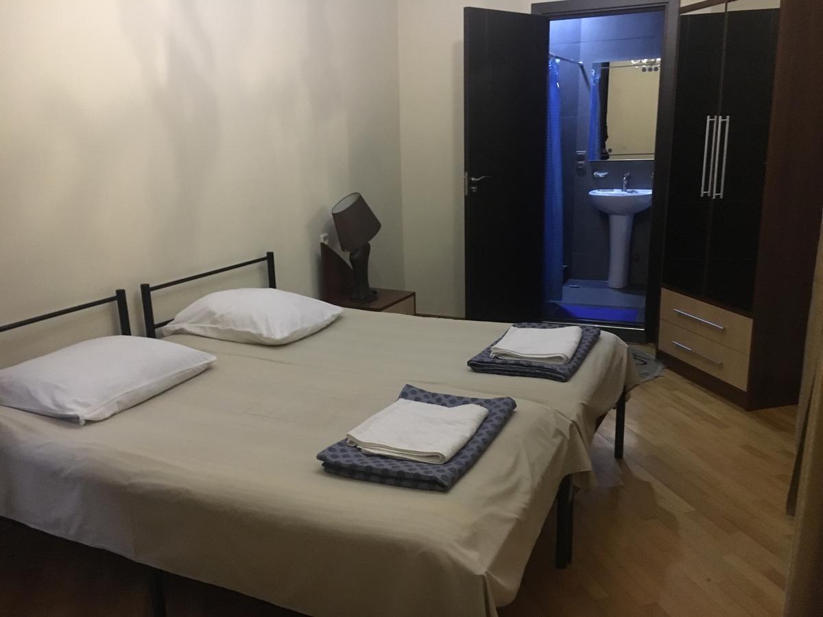 באטומי Gurami Guest House 1 מראה חיצוני תמונה