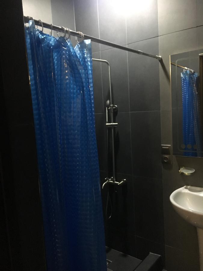 באטומי Gurami Guest House 1 מראה חיצוני תמונה