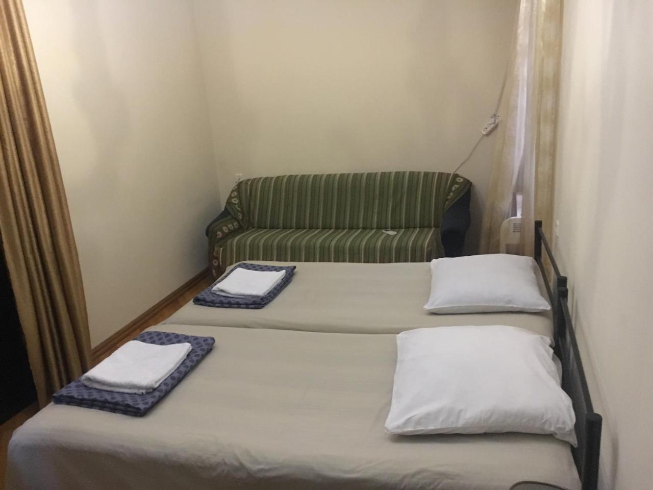 באטומי Gurami Guest House 1 מראה חיצוני תמונה