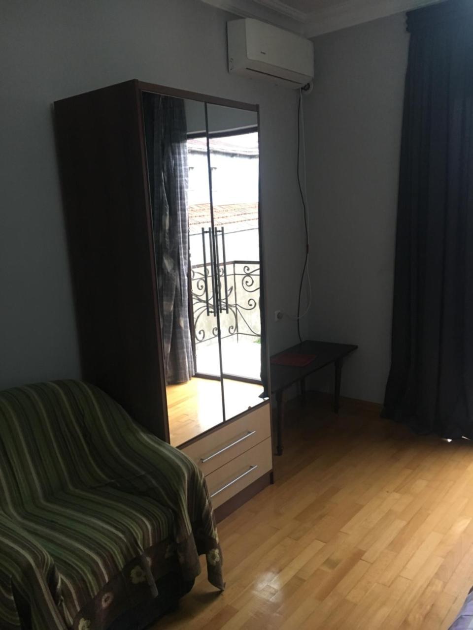 באטומי Gurami Guest House 1 מראה חיצוני תמונה